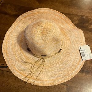 Roxy BRAND NEW-TAGS ON! Floppy, straw, beach hat.